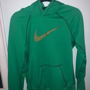 Nike therma sweatshirt